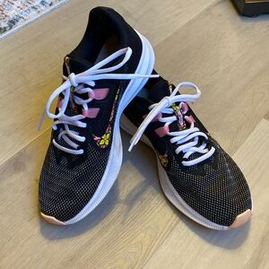 NEW! Nike Downshifter 9 Womens Floral Sneakers - Size 6